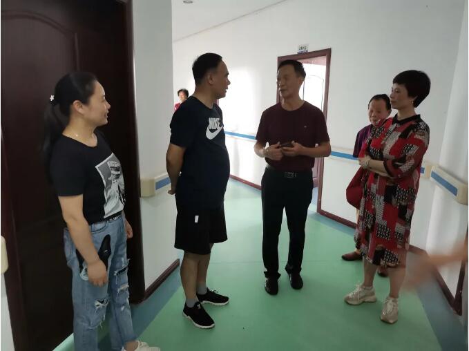 原吉州区人民政府副区长现任吉安市医保局局长管萍等领导莅临我院考察